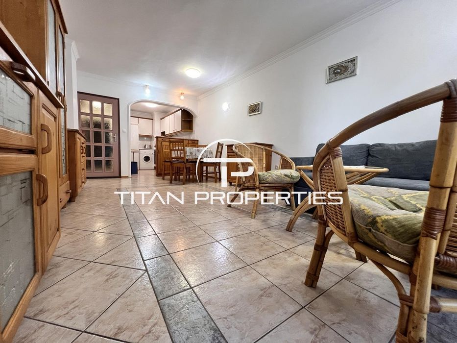 Дава се под наем Двустаен апартамент в Бургас, Лазур - 62 кв.м за 408 € - Снимка #1