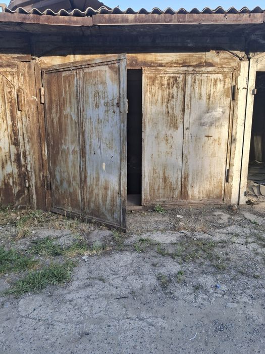 Гараж 11 мкр срочно