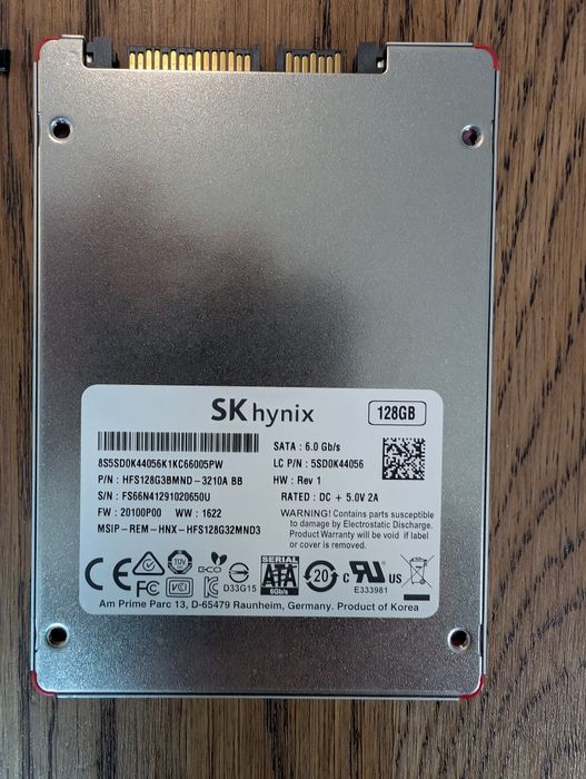 SSD 128 GB si 4 GB RAM DDR3