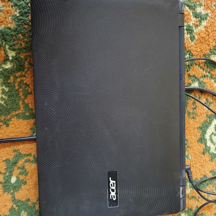 Noutbook Acer,Aybi yuq,Kami bor
