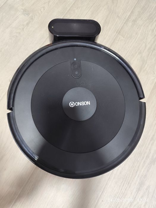 Продаю робот пылесос