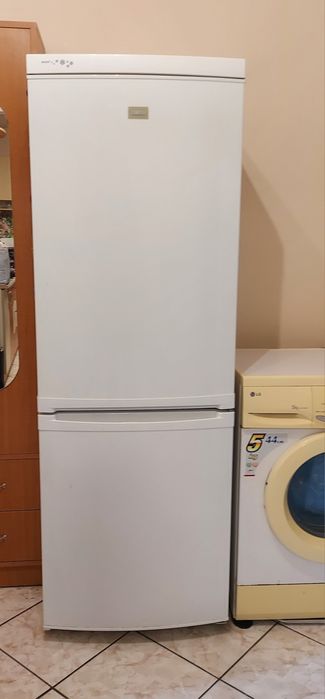 Combina frigorifica Zanussi Spazio Plus frigider cu congelator separat