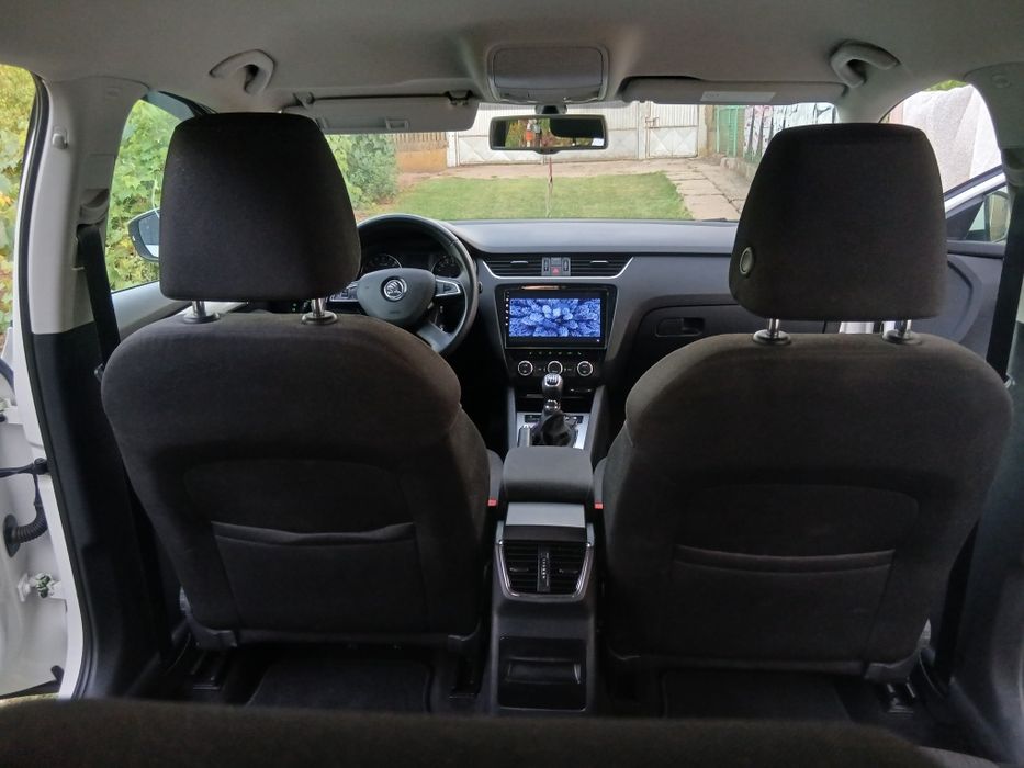 Skoda Octavia 2.0 tdi  150 cp Keyless/xenon/follow me/