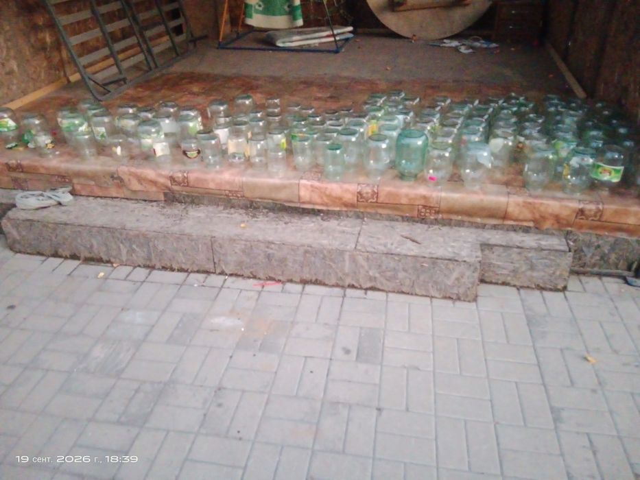 Продам банки 100 тг