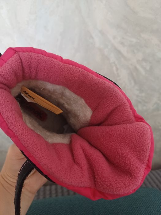 Продам зимние сапоги на девочку