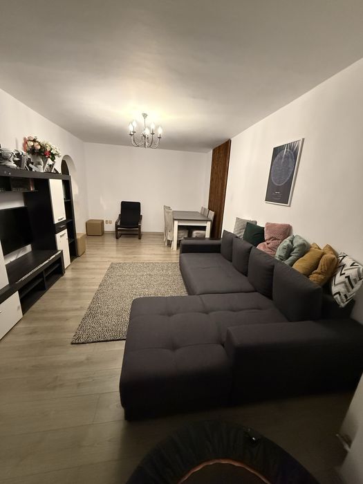 Vand apartament 3 camere, 2 băi, saună, etaj 2 – Str. Venus, Bacău