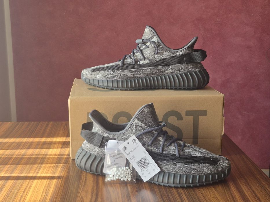 Adidas Yeezy 350 V2 Dark Salt - noi
