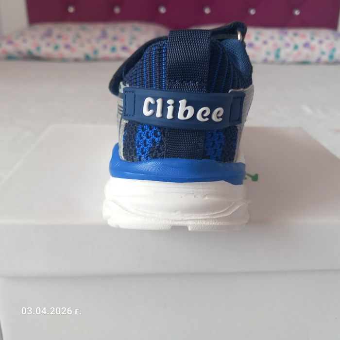 Продавам чисто нови детски маратонки