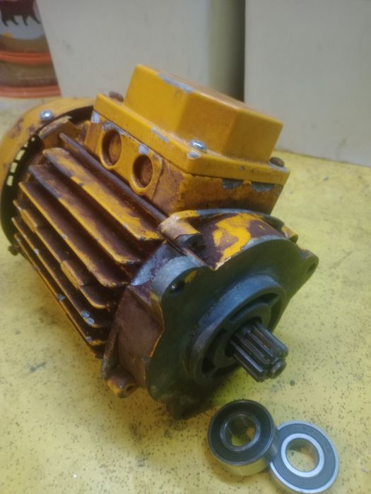 ел двигател трифазен