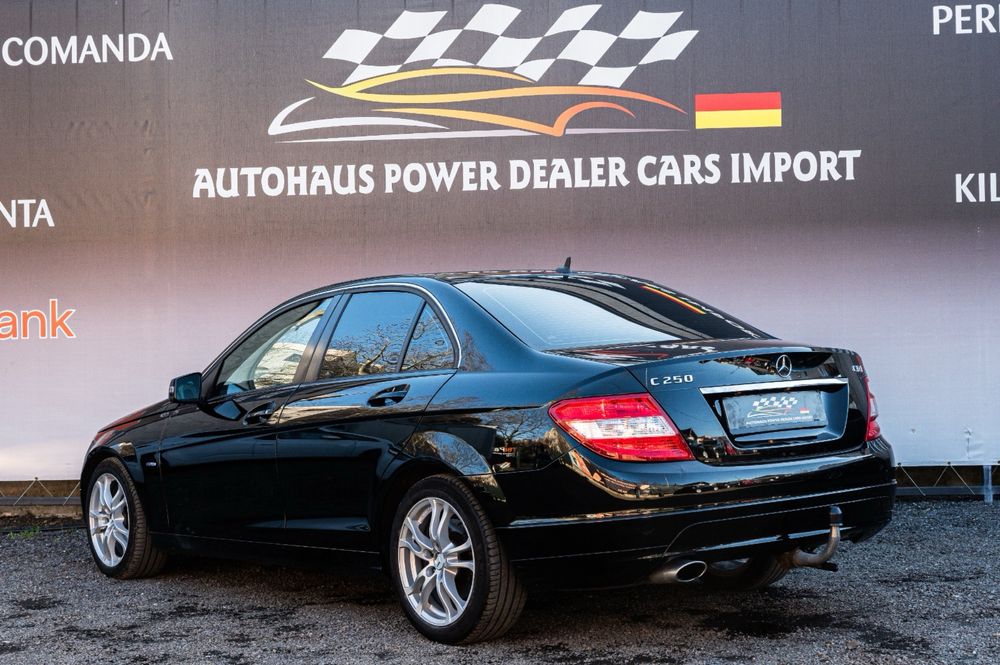 Mercedes c250 - scaune incalzite -senzori- jante -revizie -euro 5- revizie efectuata - auto este gata de condus