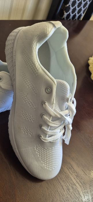 Продам летние кроссовки, 43-44 размер