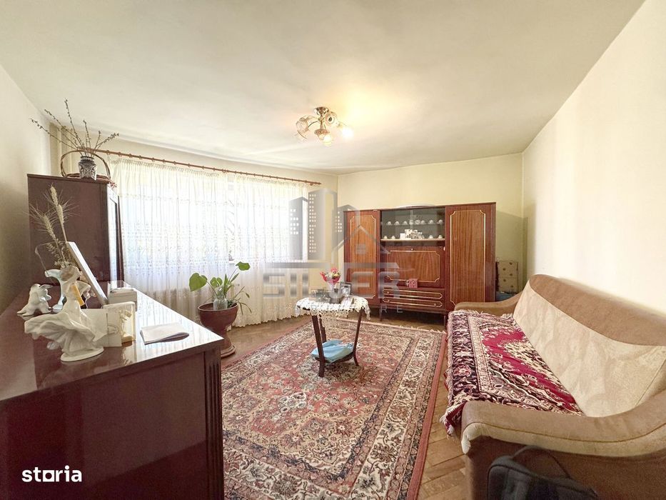 Apartament cu 4 camere/80 mp/zona strazii Peana.