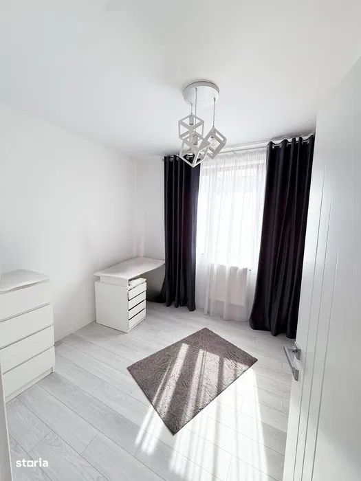 Apartament cu 3 camere, 66 mp, balcon, zona Terra