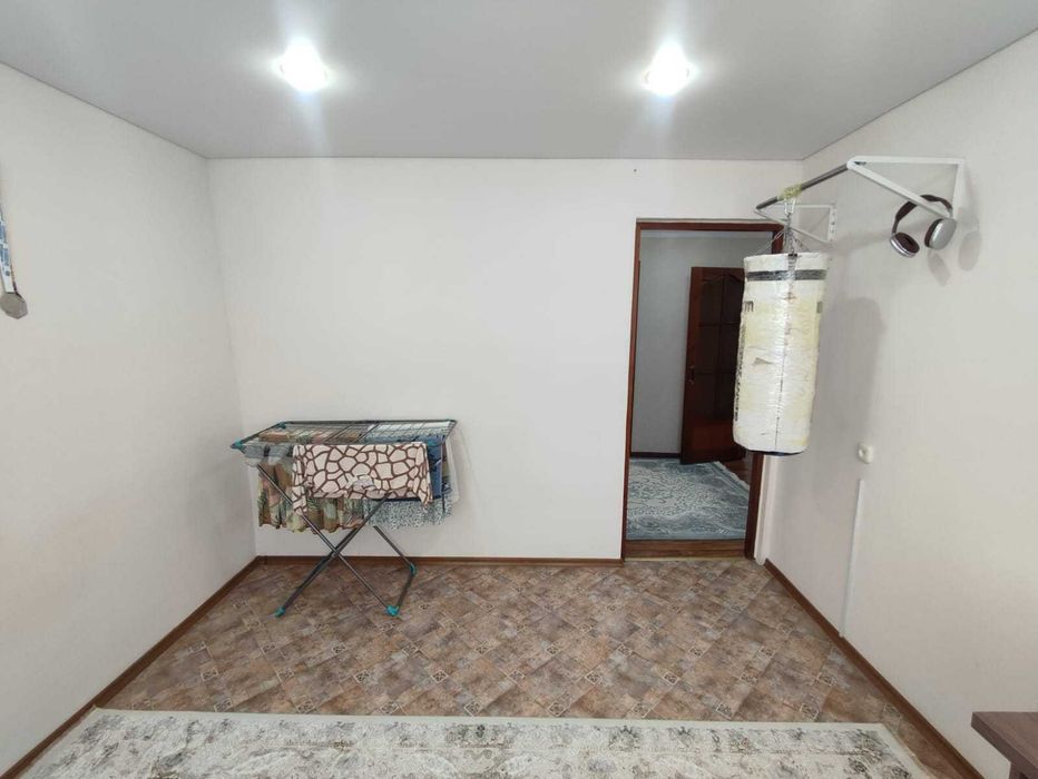 продается 4 комнатная квартира