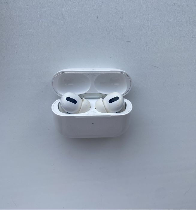 Продаю airpods 1 pro