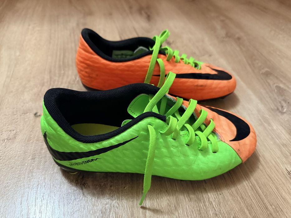 Vand ghete de fotbal pt copii marimea 35-36