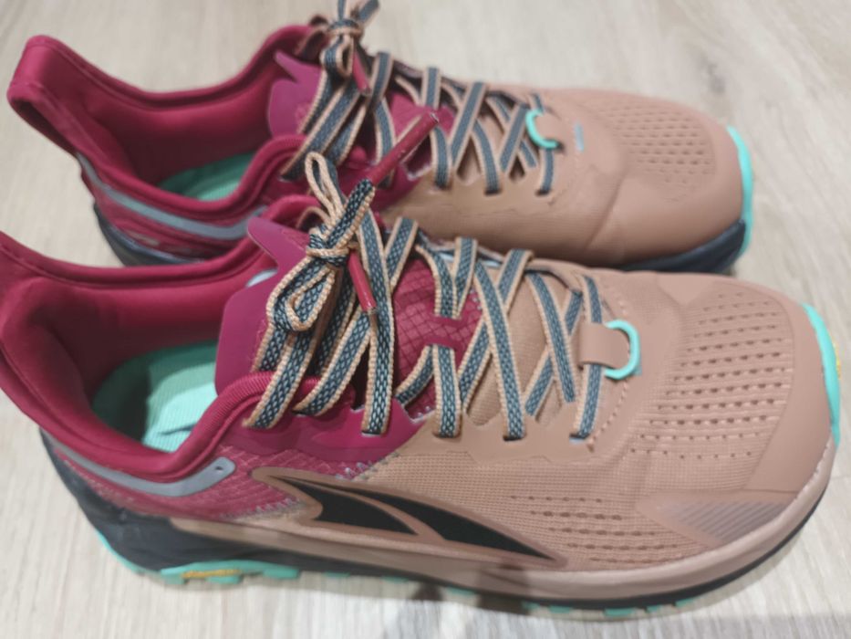 Altra Olimpus 5 маратонки за бягане