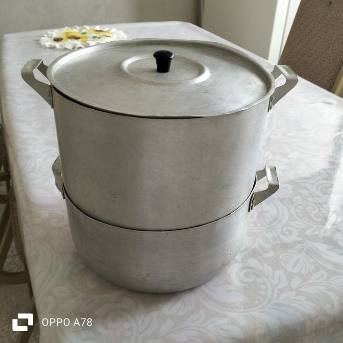 Стол стуля посуда