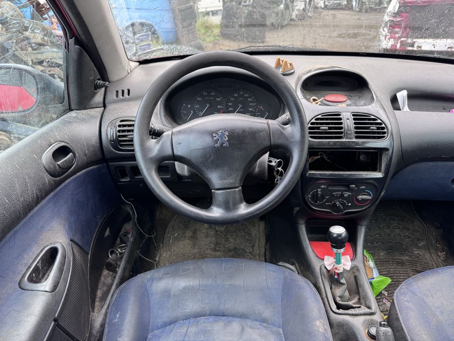 Peugeot 206 1.4i 75hp 2001г На Части