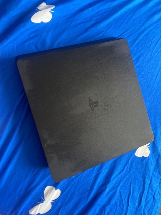 Vând ps 4 slim 1 t