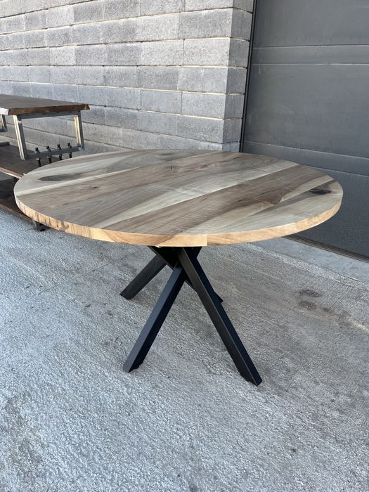 Разтегателна маса от орехова дървесина