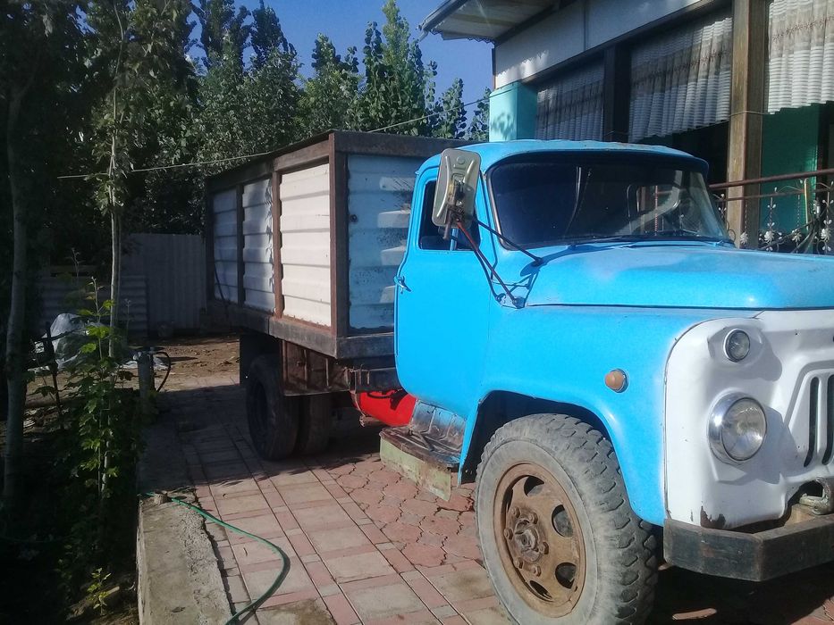 Gaz 52 yurib turgan holati yaxshi