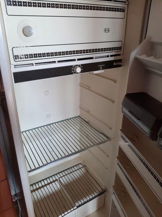 Холодильник Бирюса