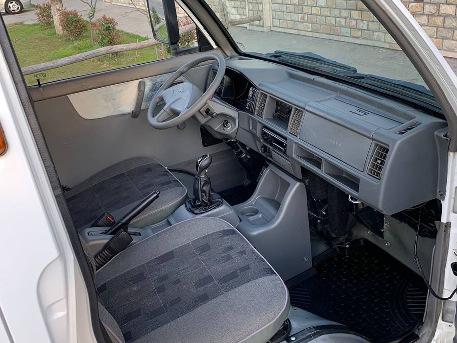 Damas sirochni sotiladi