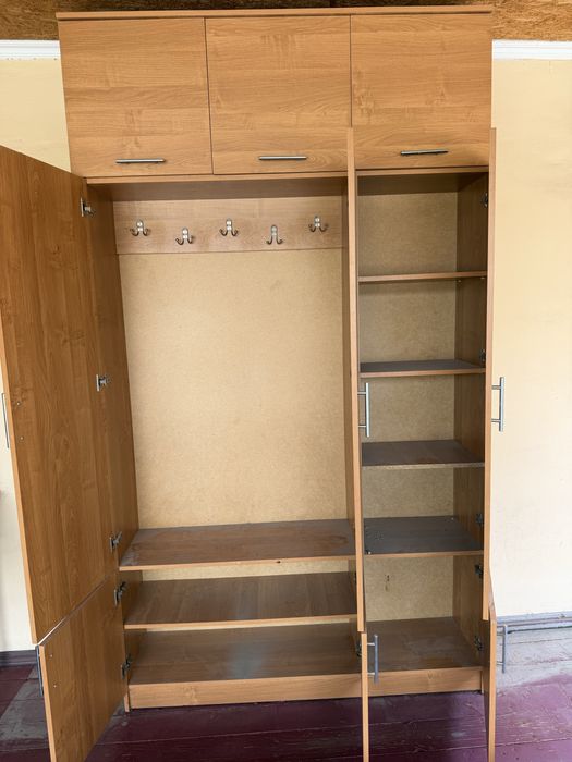 Продам Шкаф прихожую