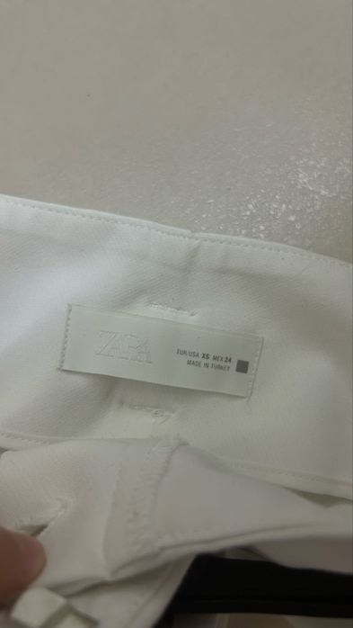 Бял Комлект от ZARA ( панталон и елек)