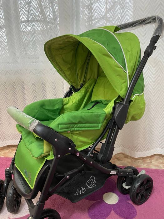 Коляска новая, не пользовались