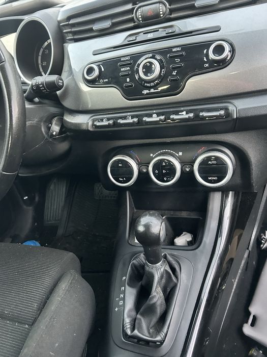 Haion cu lunetă Alfa Romeo Giulitta 2014