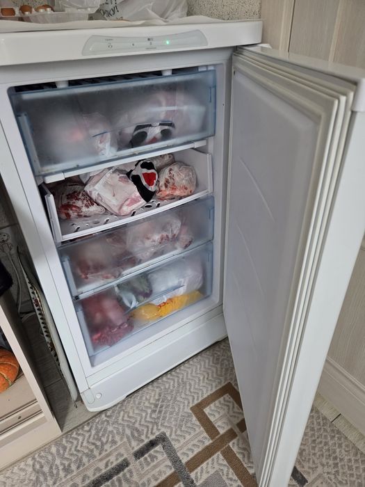 Продам морозильник