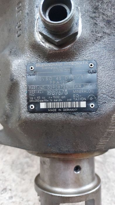 Vând pompa hidraulica