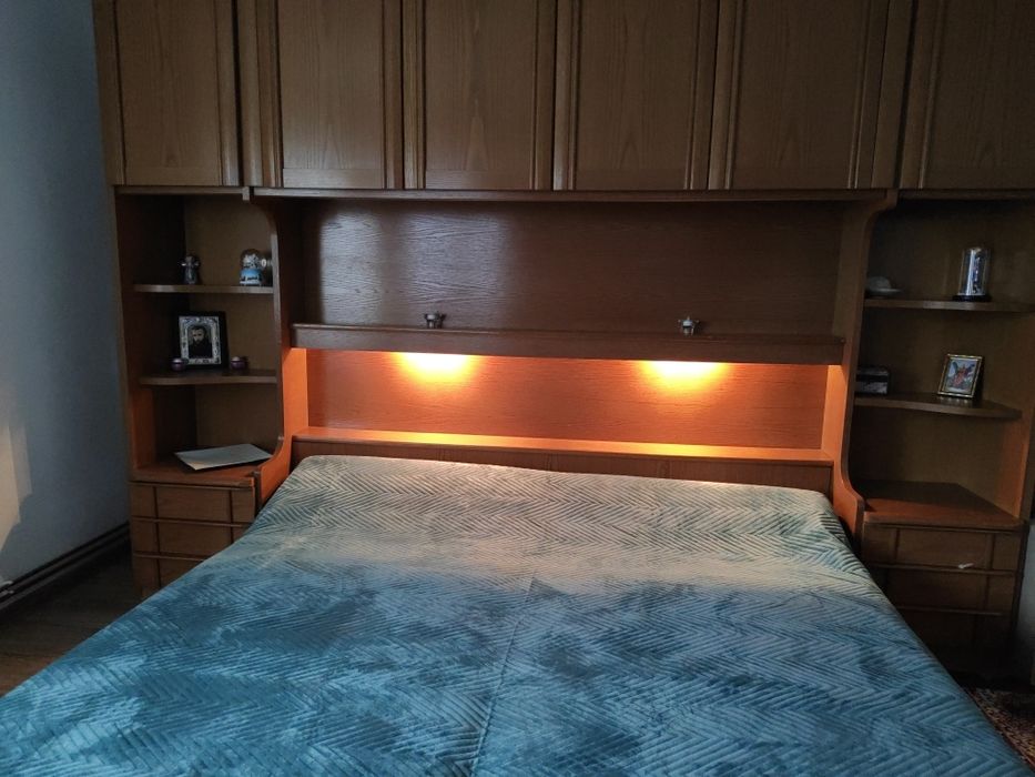 Set dormitor cu pat incorporat