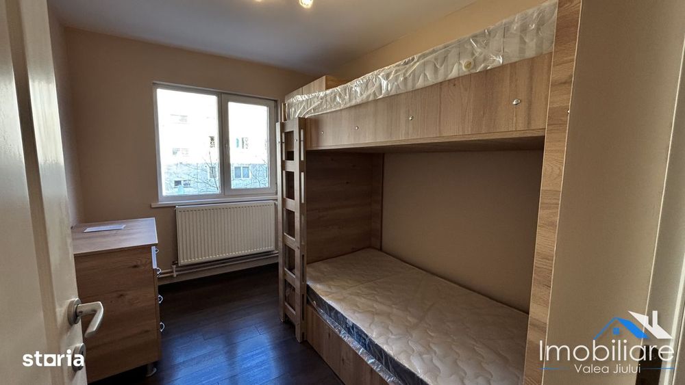 Apartament 3 camere decomandate | Etaj 3/4 | Complet mobilat si utilat