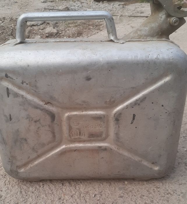 Каництр альюмин сатылады 10-литр.