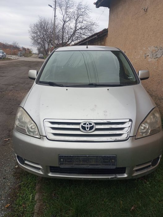 Тойота Авенсис Версо на части