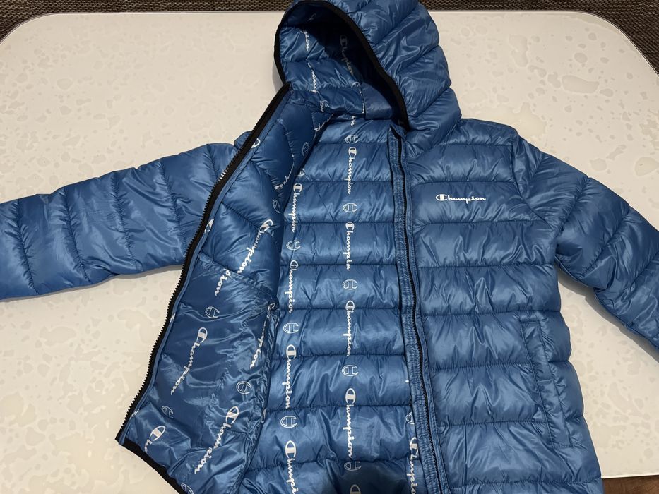 Яке Champion ново