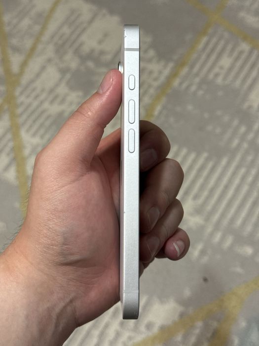 iPhone 16e 256GB
