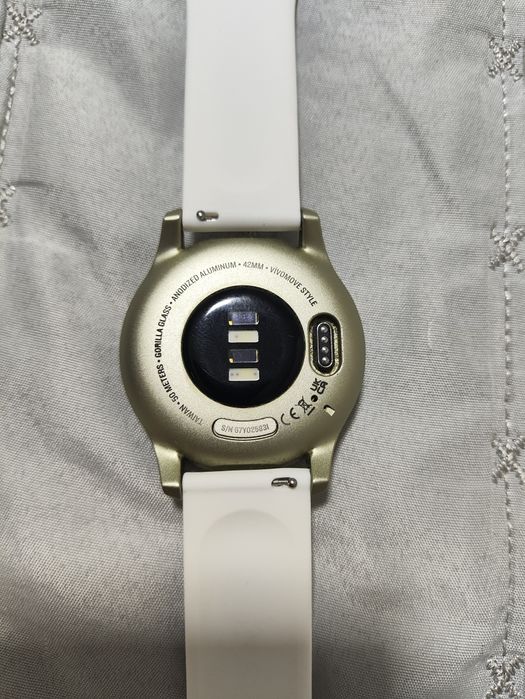 Garmin vivomove style