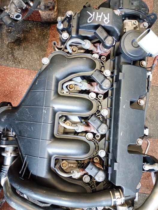 Injector injectoare volvo v50 volvo s40 2.0d euro4 ford focus c max 2.0tdci euro4 peugeot 407 2.0hdi rhr citroen c5 citroen c4 2.0 cod 9657144580