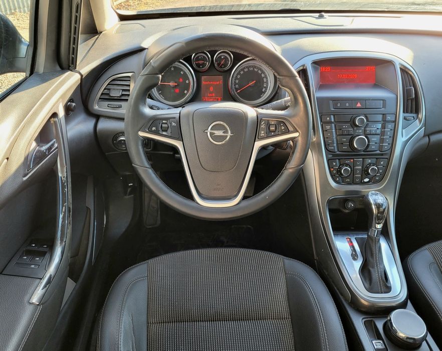 OPEL Astra 2012 — imagine 4