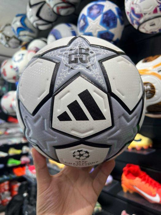 Футбольный мяч Adidas UEFA Champions League 25 Years Edition