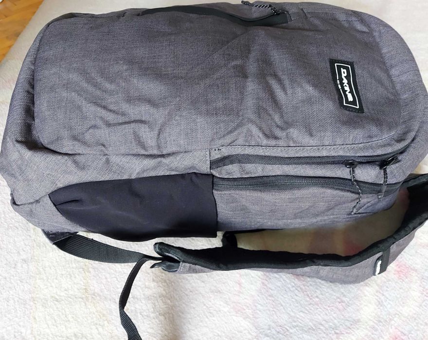 Dakine Network 32L раница за обща употреба и лаптоп, нова.