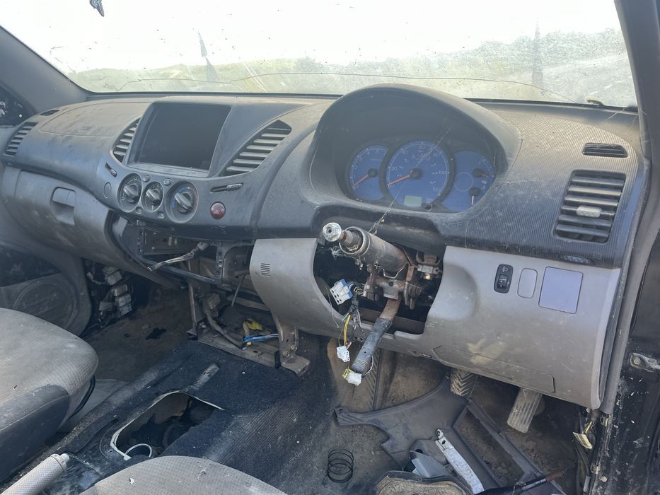 piese mitsubishi l200 capota far bara grup cutie jante punte