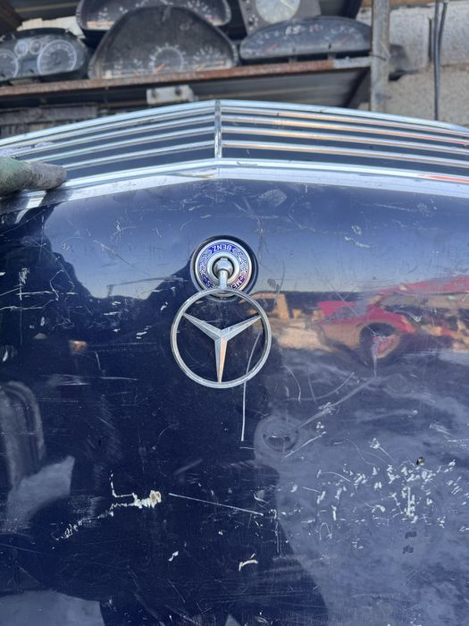 Mercedes 210 капот