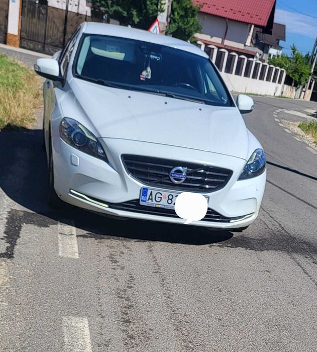 VOLVO V40 2015 2000cc