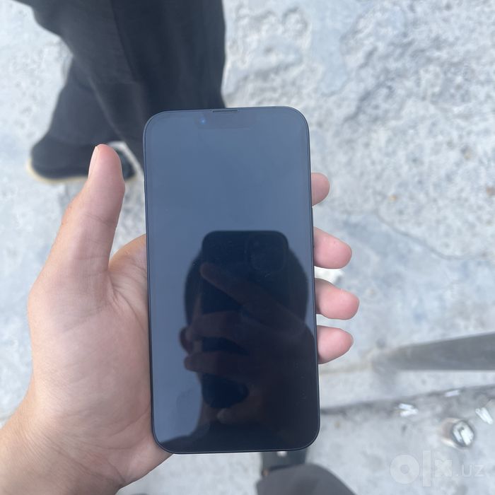 Iphone 13 sotiladi xama yeri radnoy icloudam ochlmagan