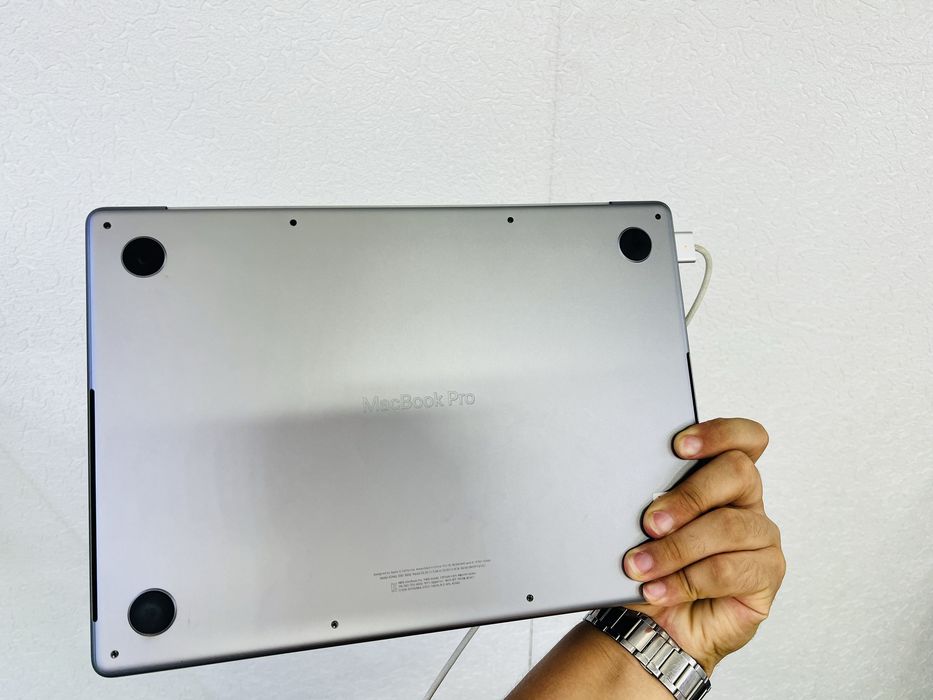Macbook pro  m1 pro